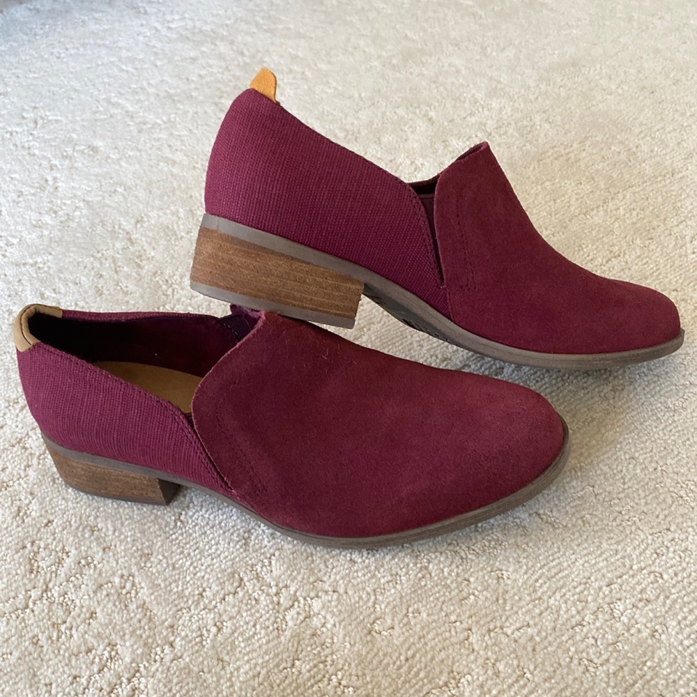 Toms suede bootie. Burgundy in color
